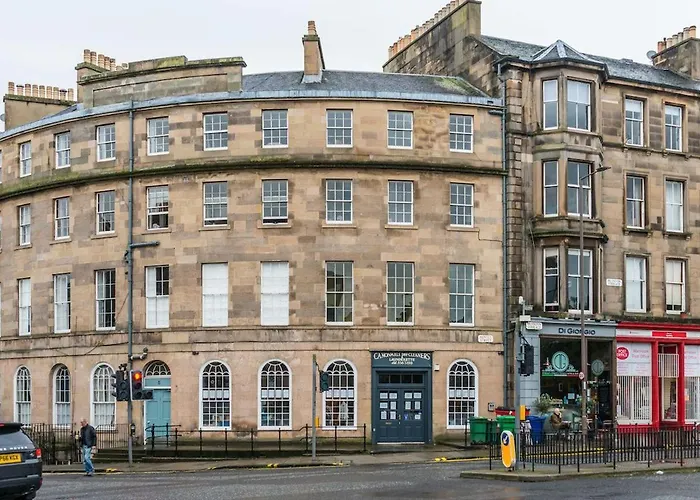 Huntly Street *