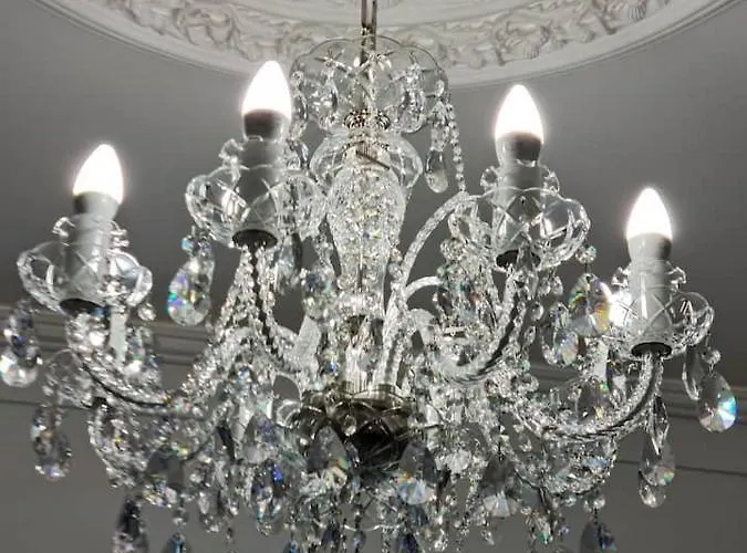 Apartment Castle Terrace 1 Bed Looking Onto Castle - Sleeps Upto 4 *