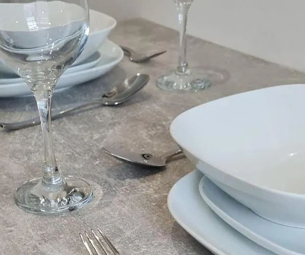 Castle Terrace 1 Bed Looking Onto Castle - Sleeps Upto 4 Apartment *