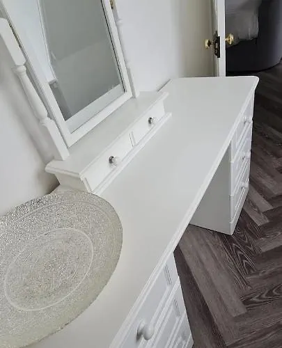 Castle Terrace 1 Bed Looking Onto Castle - Sleeps Upto 4 Apartment Edinburgh