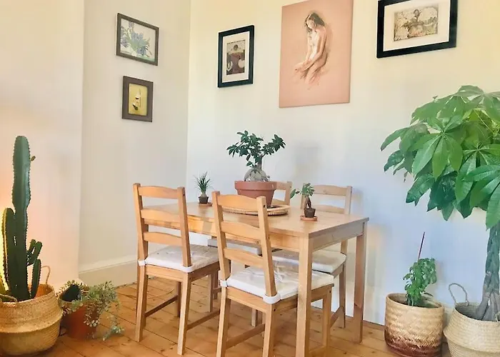 Cosy 2 Bedroom Flat In * Edinburgh