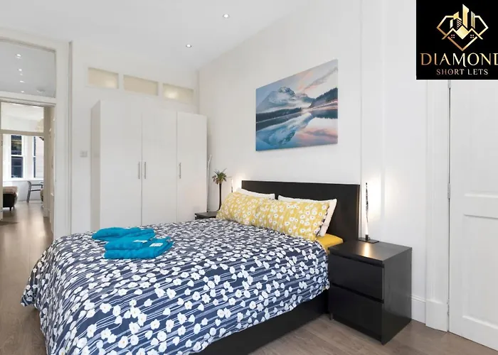 Апартаменты Spacious 1 Bed Ground Floor With Garden *