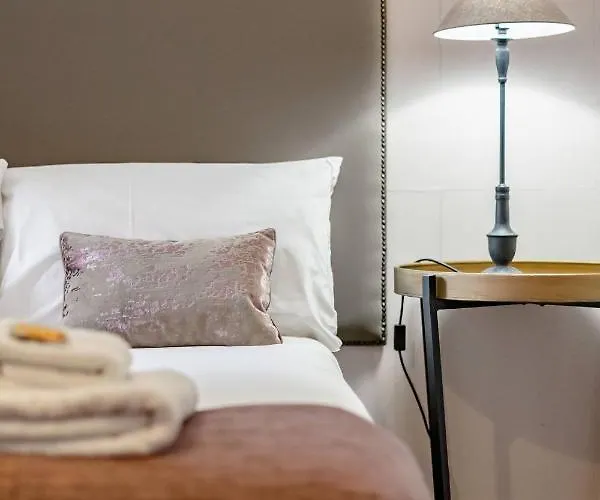 Drylaw House, Grade A Listed Mansion Near Centre Edimburgo