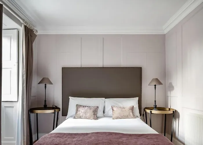 Drylaw House, Grade A Listed Mansion Near Centre Casa vacanze *