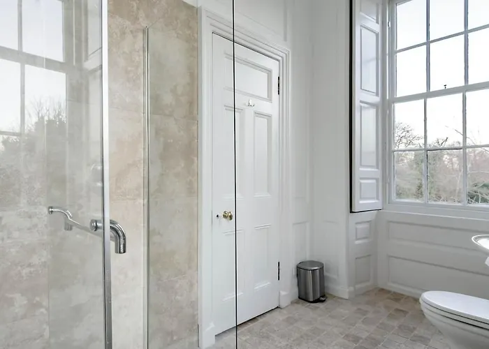 Drylaw House, Grade A Listed Mansion Near Centre Casa vacanze *