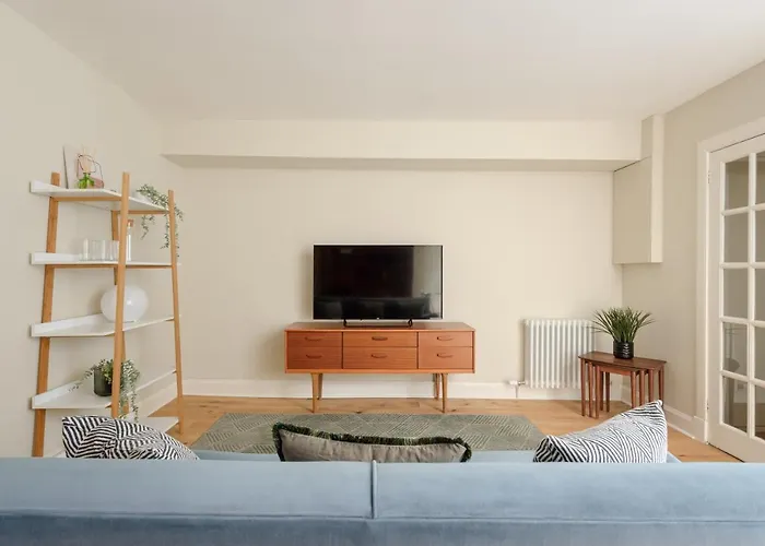 Апартаменты The Broughton Retreat By Calton Living *
