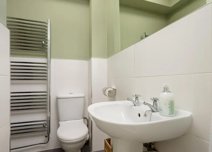 Апартаменты The Broughton Retreat By Calton Living *