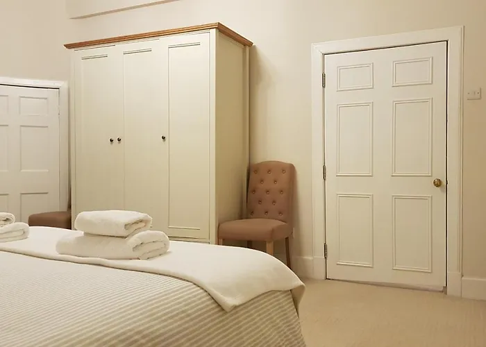 Gorgeous 3-bedroom *