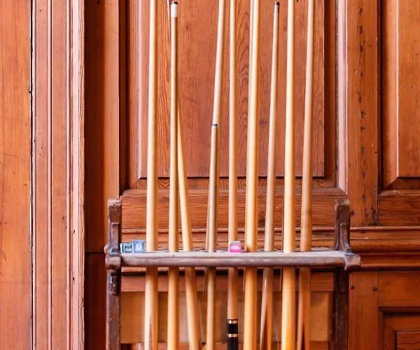 Drylaw House, Grade A Listed Mansion Near Centre Casa vacanze *