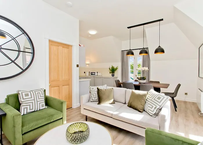 Апартаменты Newly Reno'd 2 Bed With Free Parking *