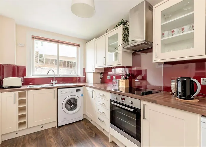 Stunning 1 Bed At Holyrood Palace & Arthurs Seat *