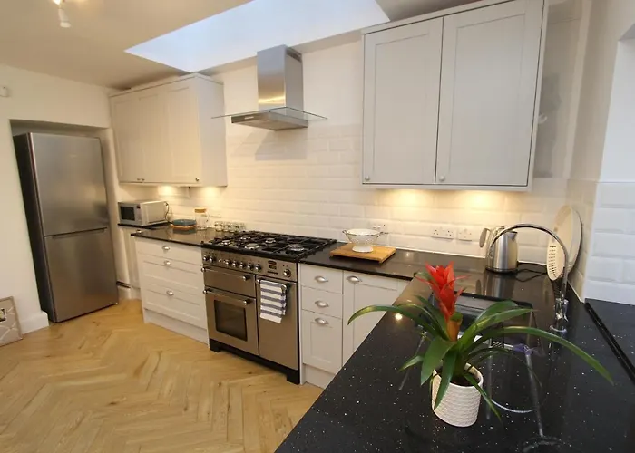 Centre New Town 2 Bedroom Flat * אדינבורו