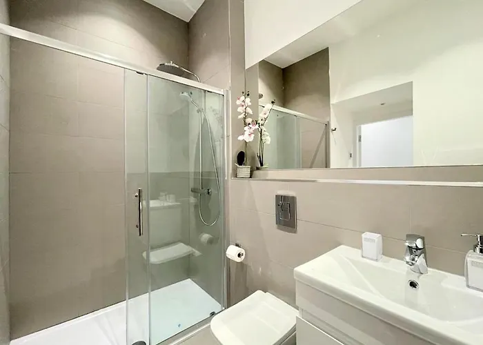 Chic, Newly Reno'd 1 Bed Open Plan, Nr The Meadows 아파트 에든버러