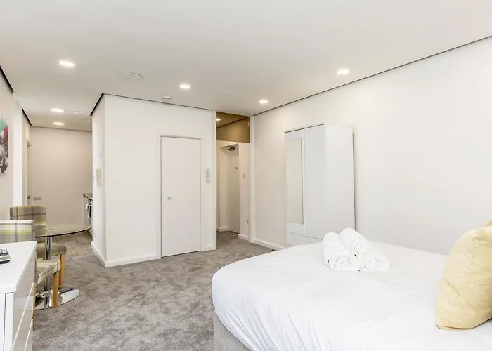 Refurbished Studio Next To The Royal Mile Edinburgh