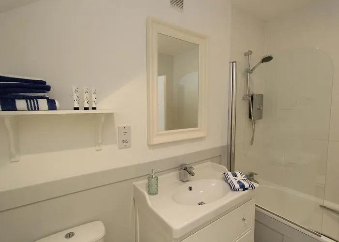 דירה Centre New Town 2 Bedroom Flat