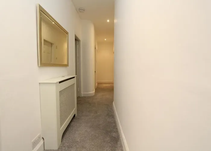דירה Centre New Town 2 Bedroom Flat *