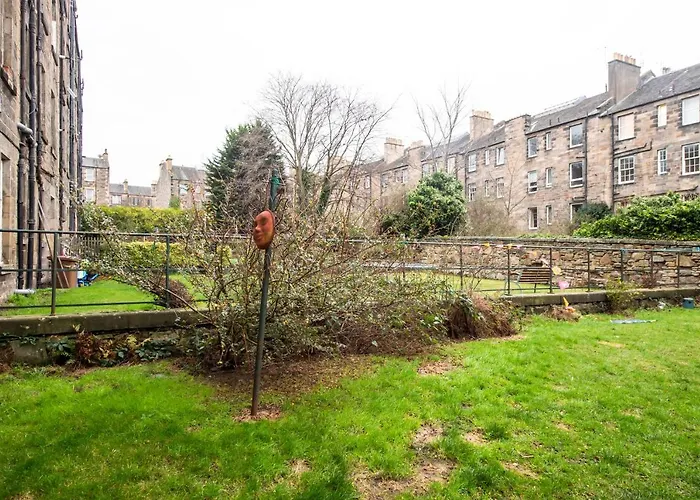 Modern Sleeps 6 דירה אדינבורו