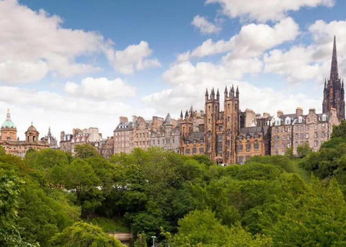 Refurbished Studio Next To The Royal Mile * Edinburgh
