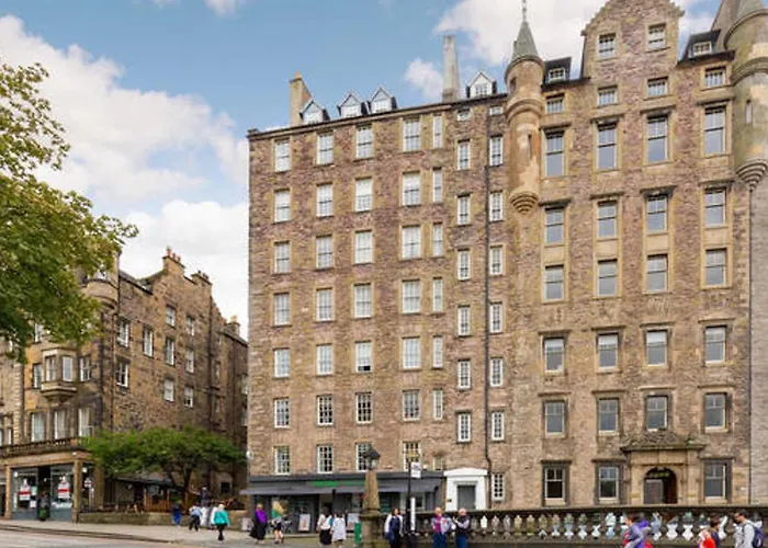 Refurbished Studio Next To The Royal Mile شقة *