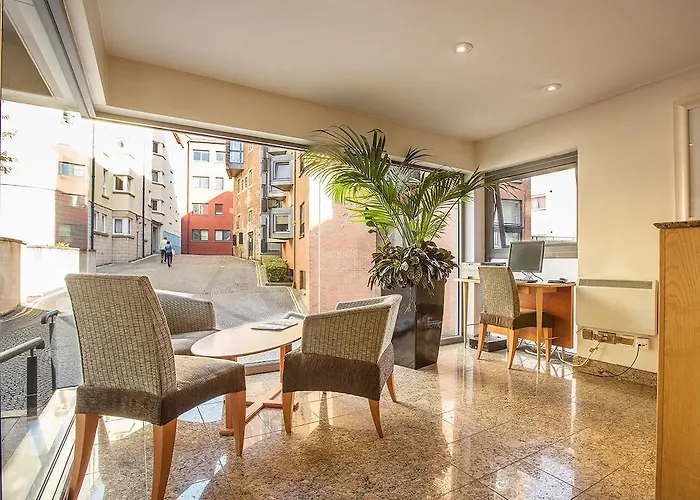 Holyrood Lägenhetshotell