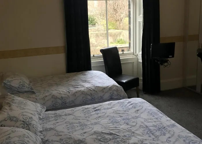 Dorstan House 3*
