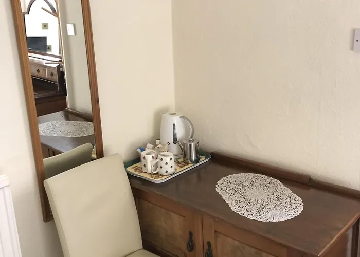 Dorstan House 招待所 3*