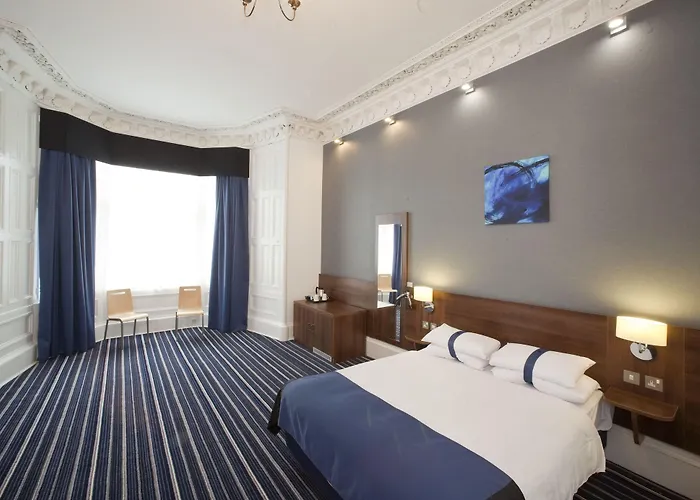 Piries 3* Edynburg