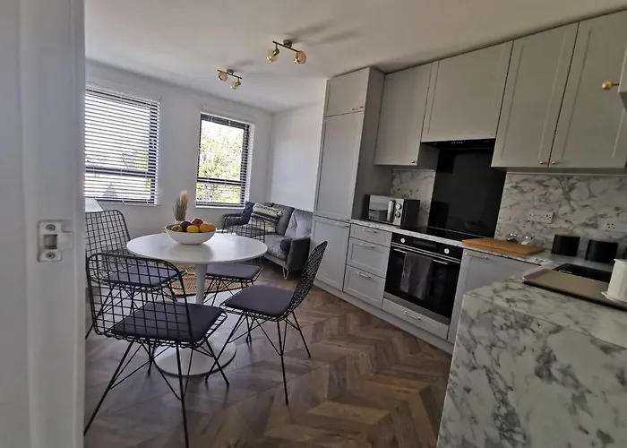 Lolo אדינבורו