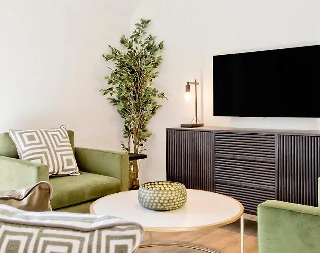 Newly Reno'd 2 Bed With Free Parking Апартаменты