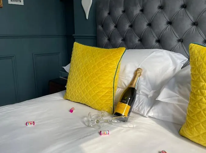 Albyn Townhouse 4*