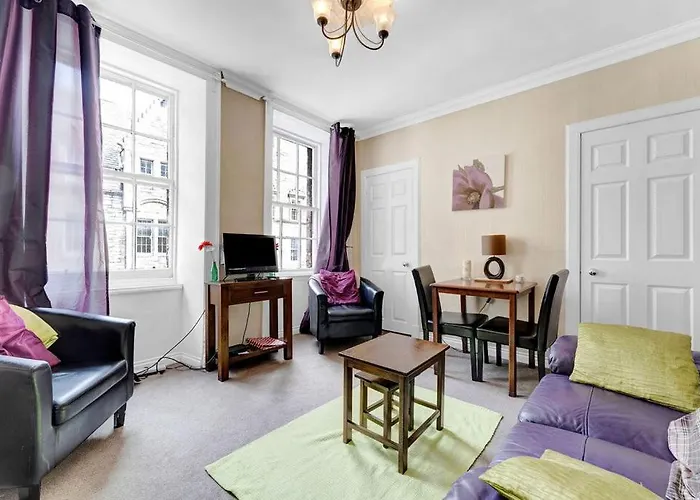 Apartment St Marys Street