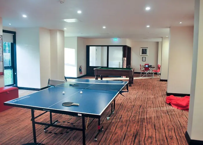 First Holland House Отель 2*