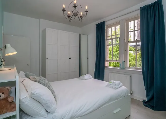 아파트 Spacious Flat At Royal Mile - Pass The Keys
