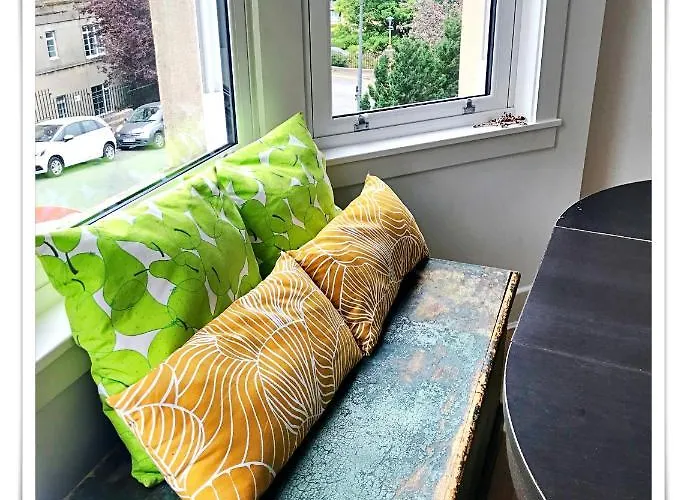 Spacious And Modern 2 Bedroom Flat Near The Centre * Edinburgh