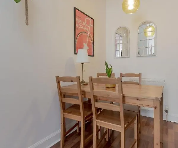 Stylish Flat In With Private Garden Apartamento Edimburgo