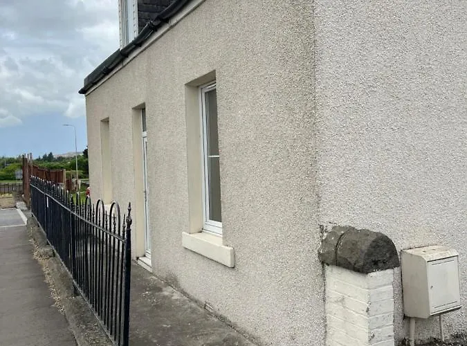 4 Bed Near Airport * Edynburg