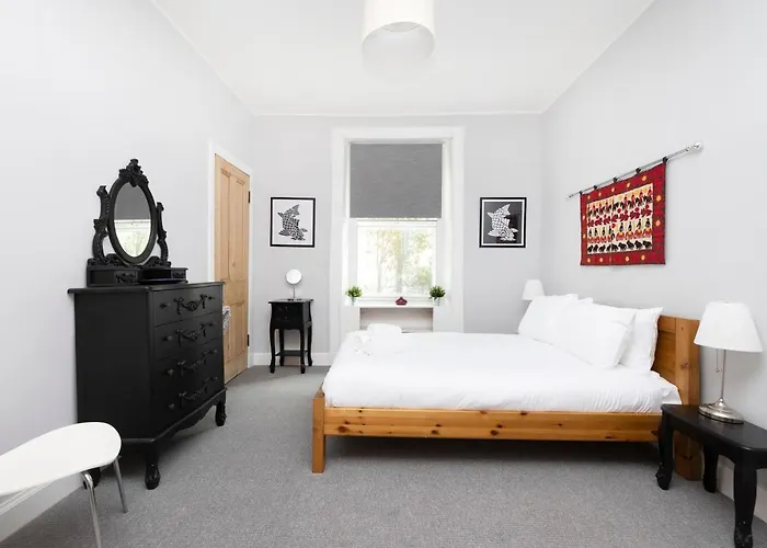 Apartment Joivy Charming Near Leith Links With Patio Edinburgh