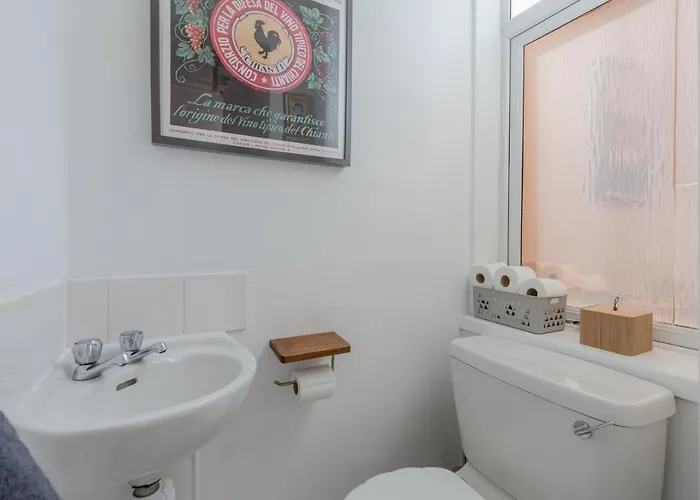 Stylish Flat In With Private Garden *