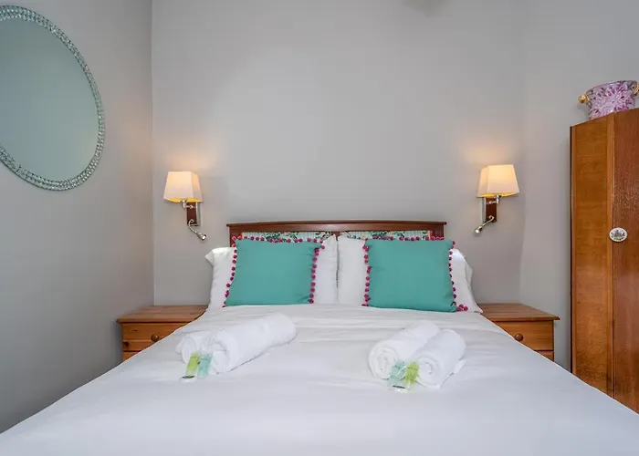 Superb 3beds House In Chic Area Of The Centre - Pass The Keys Dom wakacyjny *