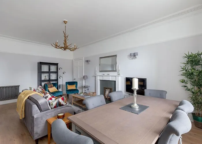 Joivy Glamorous Flat Near Centre אדינבורו
