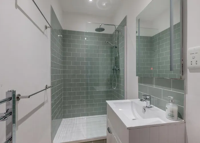 Joivy Glamorous Flat Near Centre * אדינבורו