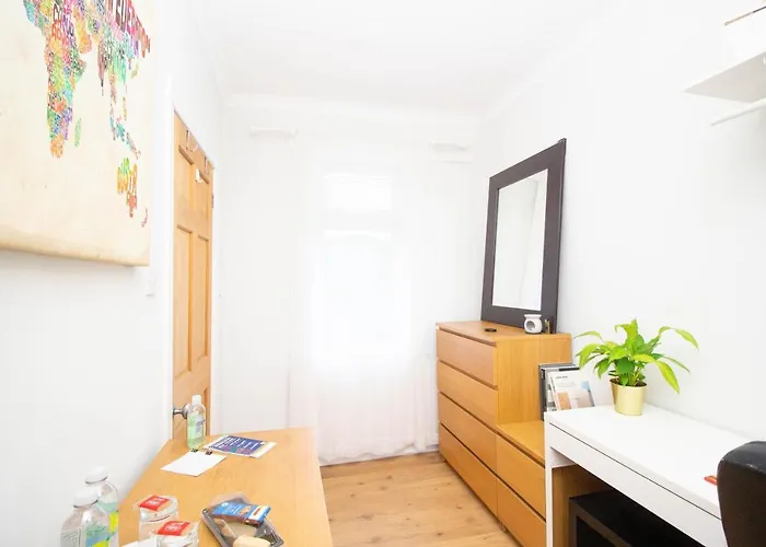 Privat bolig Lele's Flat - 15 Minutes To Airport & Centre