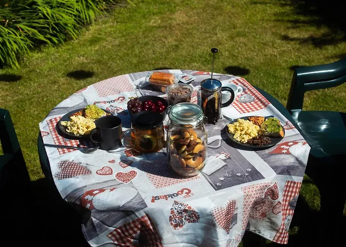 Privat bolig Lele's Flat - 15 Minutes To Airport & Centre