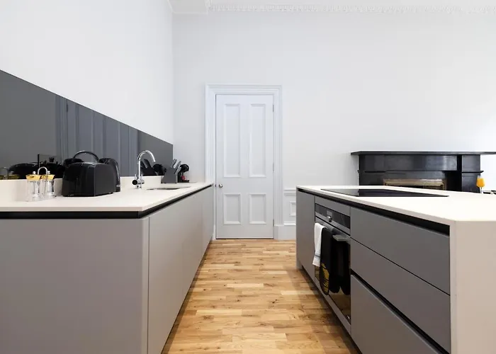 Dragon Luxury Serviced At Alva Street Apartamento