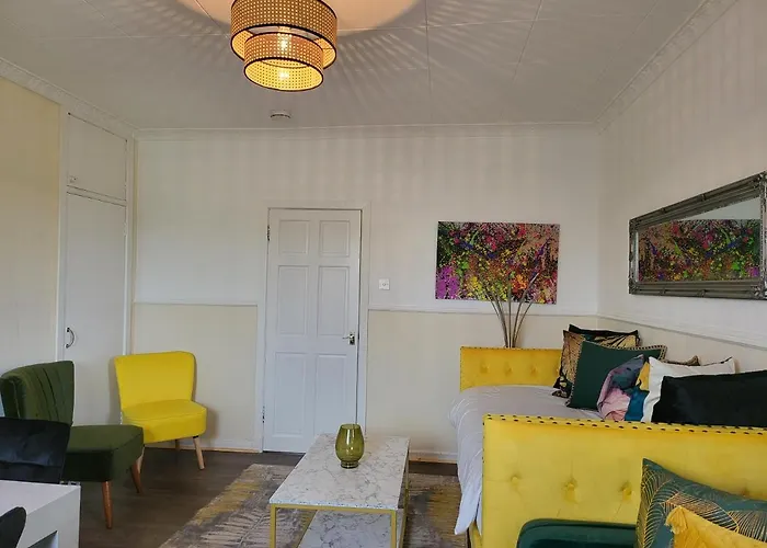 4 Bedrooms By Sensational Short Lets & Serviced דירה אדינבורו