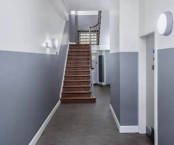 Modern In Prime Location Apartament *
