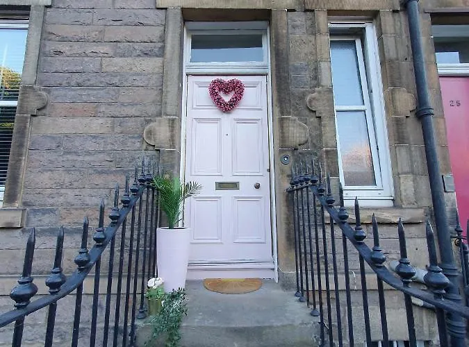 The Flat With The Pink Door *