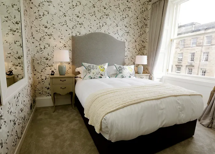 Nira Caledonia 4* Edynburg