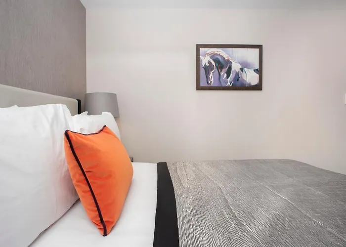 Hill Place Hotel 4*