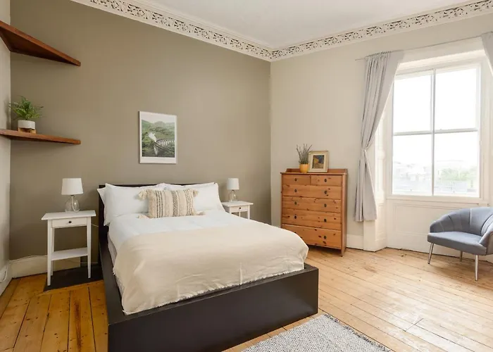 2 Bed Old Town - Next To Castle Apartmán